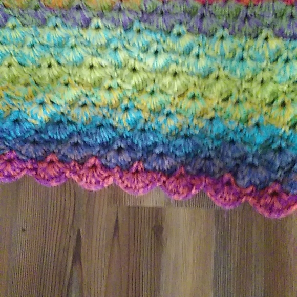BEAUTIFUL BOHO VIBRANT RAINBOW COLORED HAND CROCHET THROW/BLANKET. 40"×60" - Picture 5 of 5